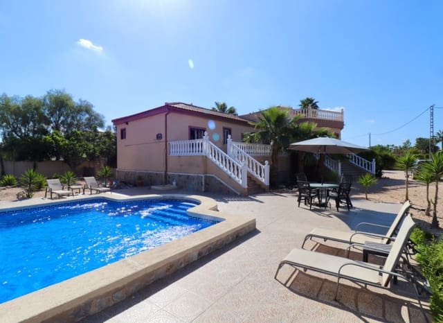 4 soveværelse Villa til salg i Catral med swimmingpool - € 459.000 (Ref: 9245756)