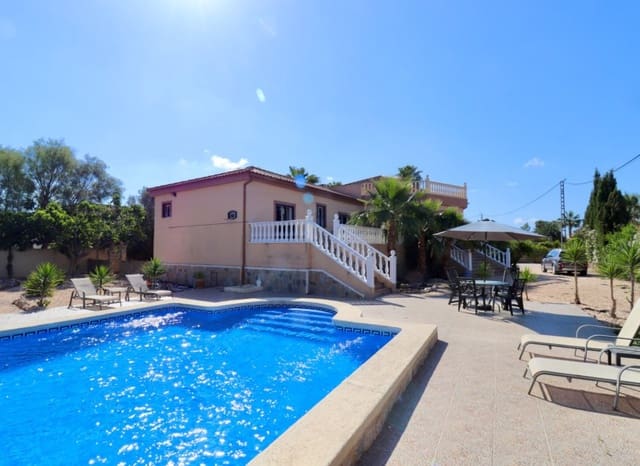 4 soveværelse Villa til salg i Catral med swimmingpool - € 459.000 (Ref: 9245756)