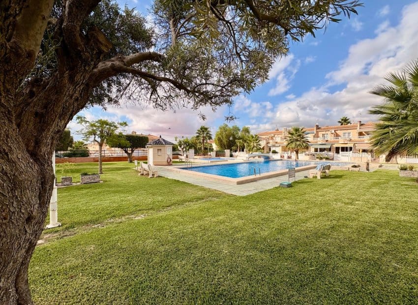 3 soveværelse Byhus til salg i Dona Pepa med swimmingpool - € 249.000 (Ref: 9245762)