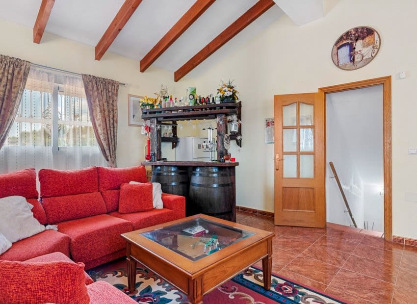 4 Zimmer Villa zu verkaufen in Jacarilla mit Pool - 350.000 € (Ref: 9245766)