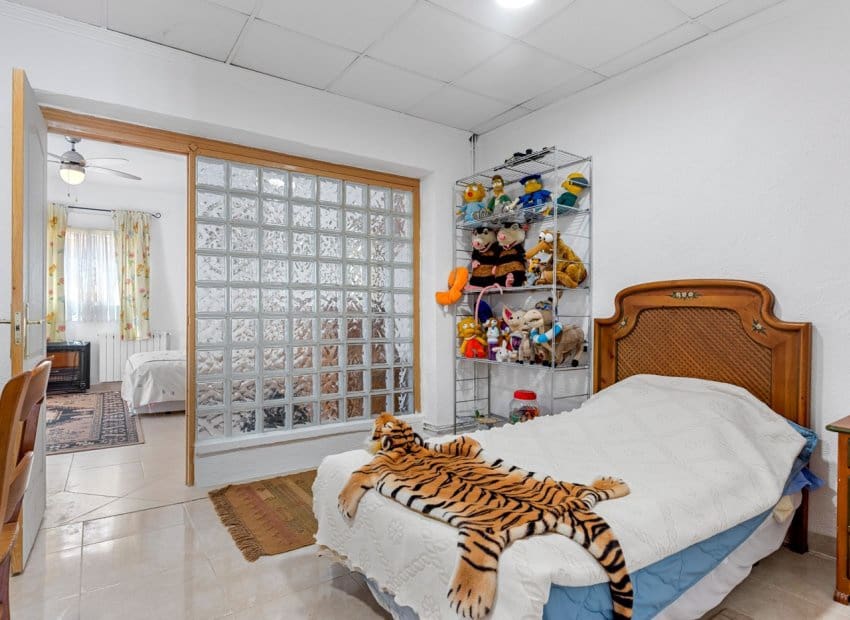 4 Zimmer Villa zu verkaufen in Jacarilla mit Pool - 350.000 € (Ref: 9245766)