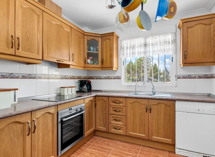 4 Zimmer Villa zu verkaufen in Jacarilla mit Pool - 350.000 € (Ref: 9245766)