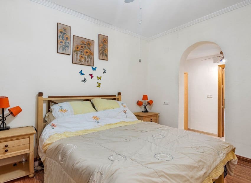 4 Zimmer Villa zu verkaufen in Jacarilla mit Pool - 350.000 € (Ref: 9245766)