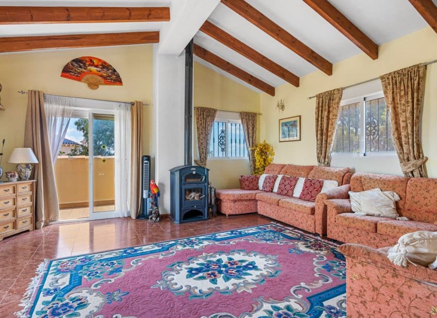 4 Zimmer Villa zu verkaufen in Jacarilla mit Pool - 350.000 € (Ref: 9245766)