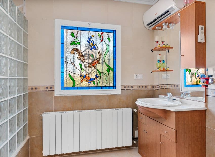 4 Zimmer Villa zu verkaufen in Jacarilla mit Pool - 350.000 € (Ref: 9245766)