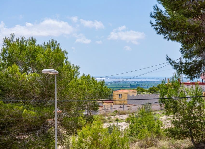 4 Zimmer Villa zu verkaufen in Jacarilla mit Pool - 350.000 € (Ref: 9245766)