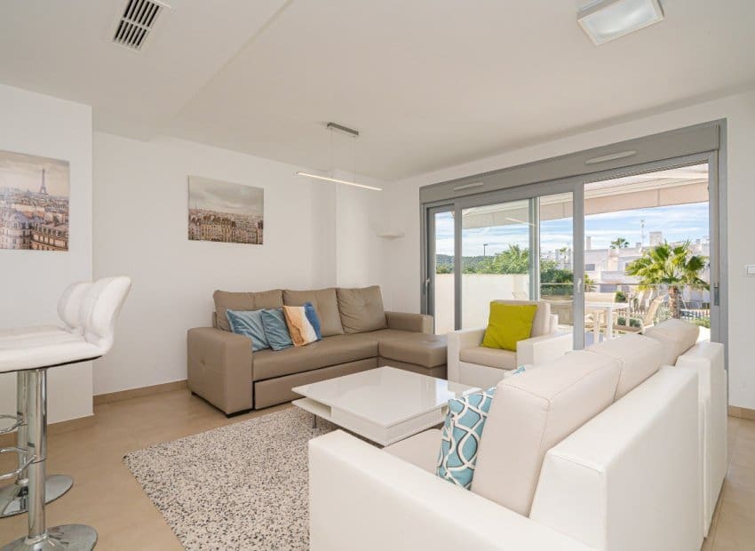 2 soveværelse Lejlighed til salg i Entre Naranjos med swimmingpool - € 235.000 (Ref: 9255883)