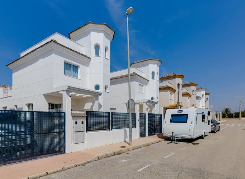 3 soveværelse Semi-Rækkehus til salg i San Fulgencio med swimmingpool - € 275.000 (Ref: 9255884)