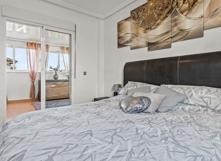 4 chambre Villa/Maison à vendre à Playa Flamenca avec piscine - 399 000 € (Ref: 9266705)