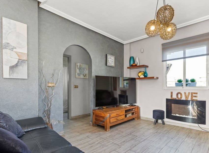 4 chambre Villa/Maison à vendre à Playa Flamenca avec piscine - 399 000 € (Ref: 9266705)