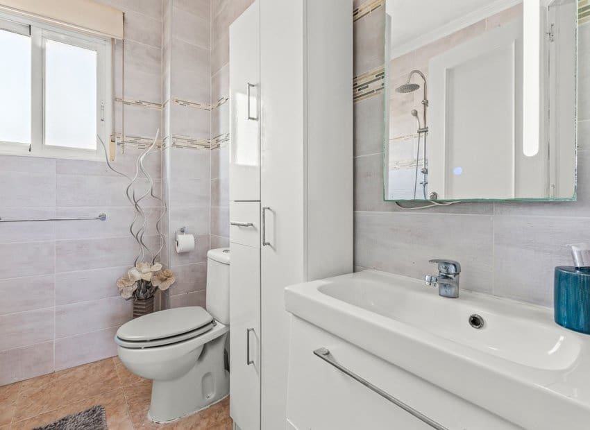 4 chambre Villa/Maison à vendre à Playa Flamenca avec piscine - 399 000 € (Ref: 9266705)