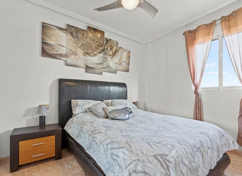 4 chambre Villa/Maison à vendre à Playa Flamenca avec piscine - 399 000 € (Ref: 9266705)