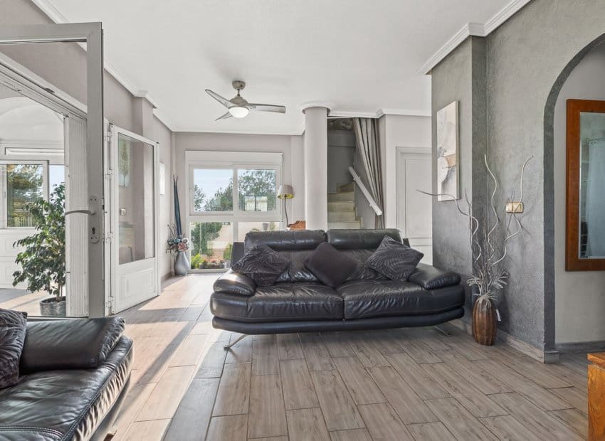 4 chambre Villa/Maison à vendre à Playa Flamenca avec piscine - 399 000 € (Ref: 9266705)