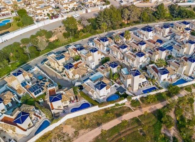 4 chambre Villa/Maison à vendre à Playa Flamenca, Orihuela avec piscine - 399 000 € (Ref: 9266705)