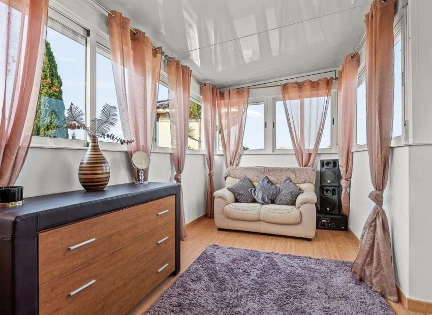 4 chambre Villa/Maison à vendre à Playa Flamenca avec piscine - 399 000 € (Ref: 9266705)