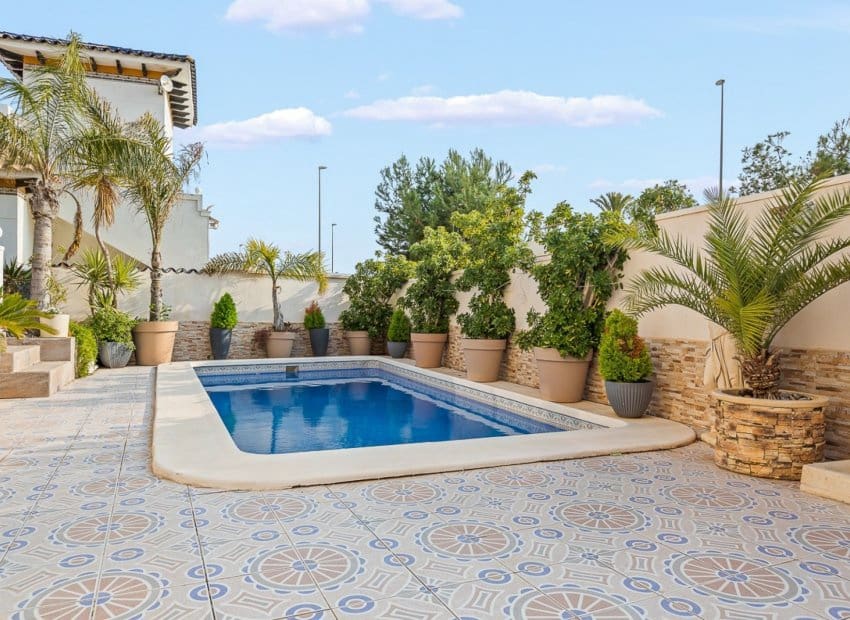 4 chambre Villa/Maison à vendre à Playa Flamenca avec piscine - 399 000 € (Ref: 9266705)