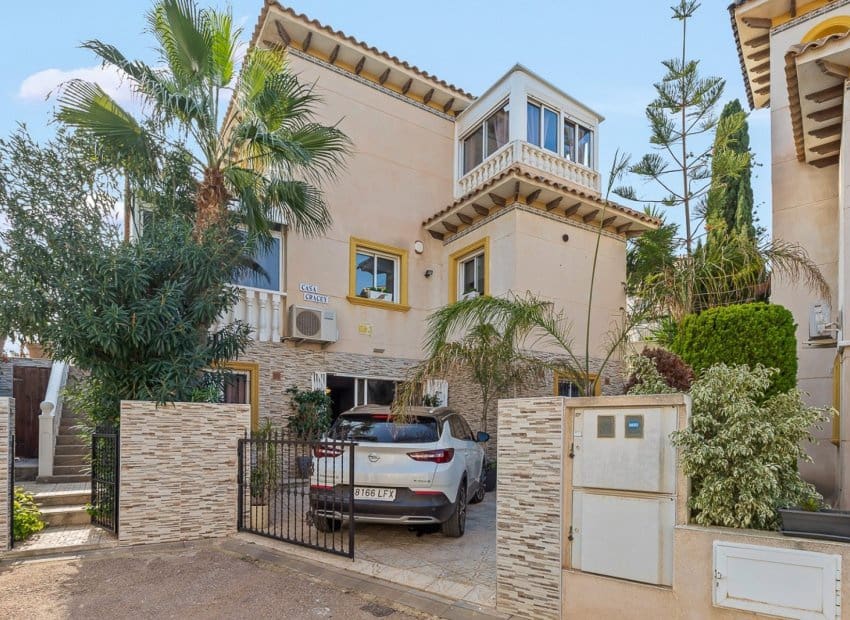 4 chambre Villa/Maison à vendre à Playa Flamenca avec piscine - 399 000 € (Ref: 9266705)