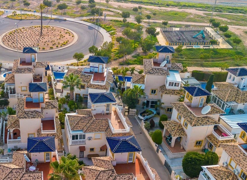 4 chambre Villa/Maison à vendre à Playa Flamenca avec piscine - 399 000 € (Ref: 9266705)