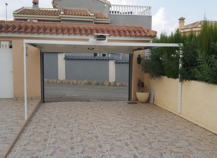 2 chambre Villa/Maison à vendre à Benimar avec piscine - 343 500 € (Ref: 9266706)
