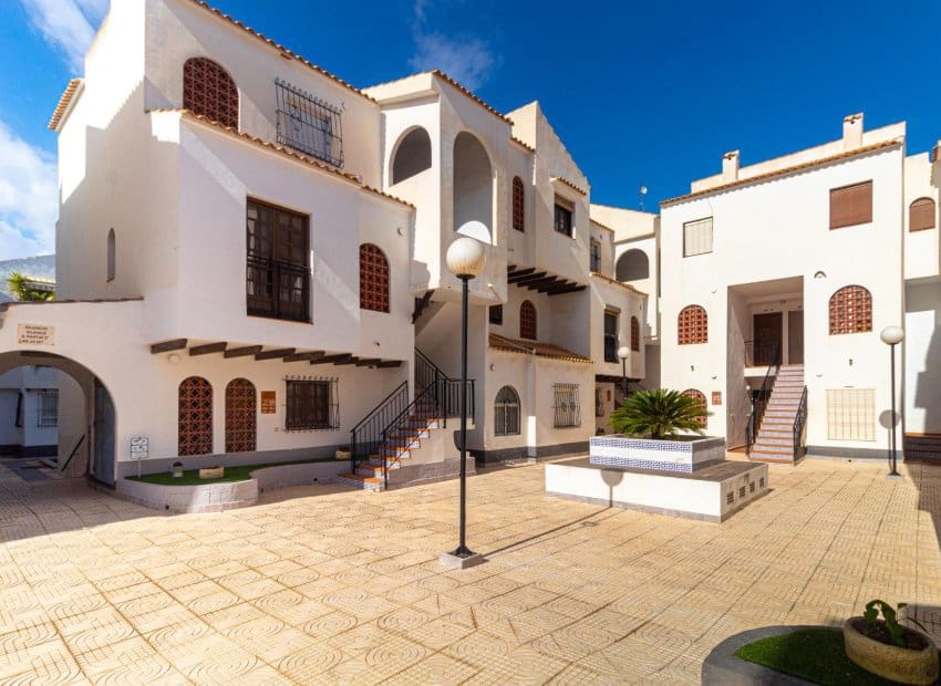 1 sypialnia Penthouse na sprzedaż w Torrevieja z basenem - 115 000 € (Ref: 9267626)