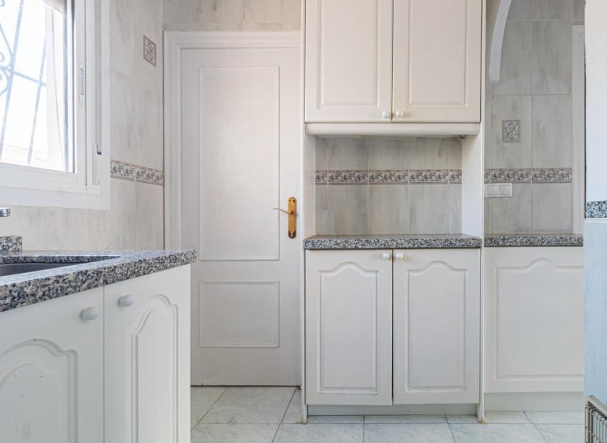 1 sypialnia Penthouse na sprzedaż w Torrevieja z basenem - 115 000 € (Ref: 9267626)