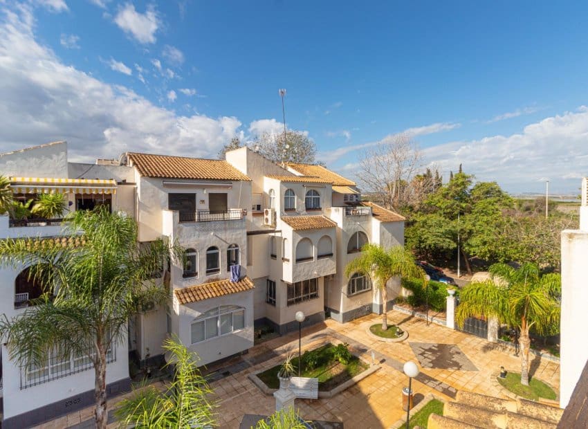 1 sypialnia Penthouse na sprzedaż w Torrevieja z basenem - 115 000 € (Ref: 9267626)