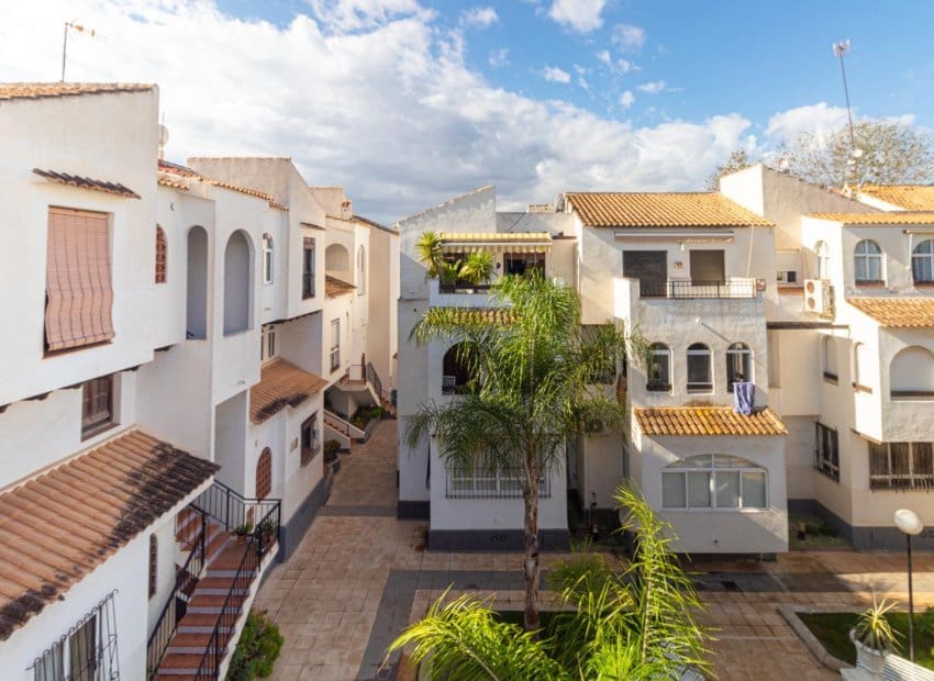 1 sypialnia Penthouse na sprzedaż w Torrevieja z basenem - 115 000 € (Ref: 9267626)