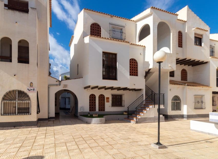 1 sypialnia Penthouse na sprzedaż w Torrevieja z basenem - 115 000 € (Ref: 9267626)