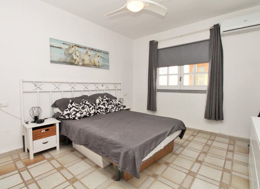 1 soverom Leilighet til salgs i Villamartin med svømmebasseng - € 129 000 (Ref: 9267631)