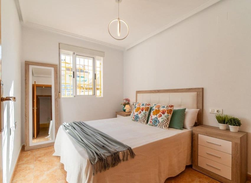 2 makuuhuone Omakotitalo myytävänä paikassa El Limonar mukana uima-altaan - 139 000 € (Ref: 9267635)