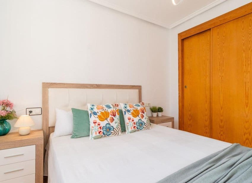 2 makuuhuone Omakotitalo myytävänä paikassa El Limonar mukana uima-altaan - 139 000 € (Ref: 9267635)