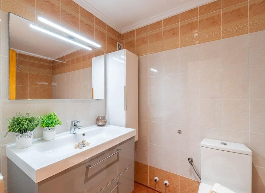 2 makuuhuone Omakotitalo myytävänä paikassa El Limonar mukana uima-altaan - 139 000 € (Ref: 9267635)