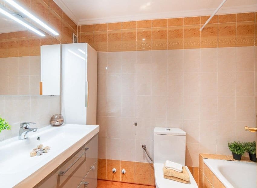 2 makuuhuone Omakotitalo myytävänä paikassa El Limonar mukana uima-altaan - 139 000 € (Ref: 9267635)