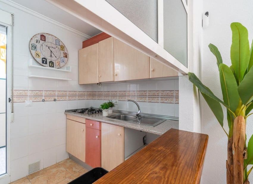 2 makuuhuone Omakotitalo myytävänä paikassa El Limonar mukana uima-altaan - 139 000 € (Ref: 9267635)