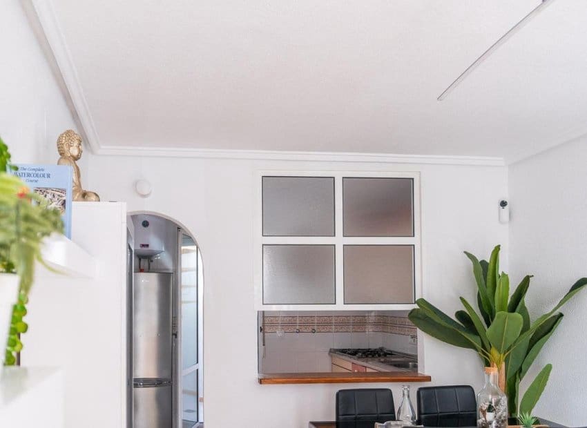 2 makuuhuone Omakotitalo myytävänä paikassa El Limonar mukana uima-altaan - 139 000 € (Ref: 9267635)