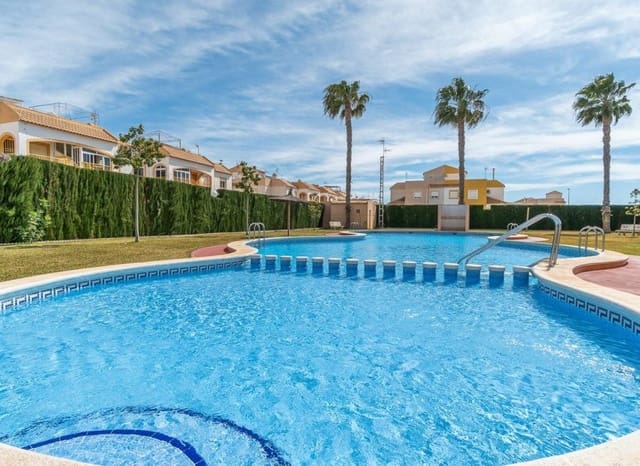 2 bedroom Townhouse for sale in El Limonar, Torrevieja with pool - € 139,000 (Ref: 9267635)
