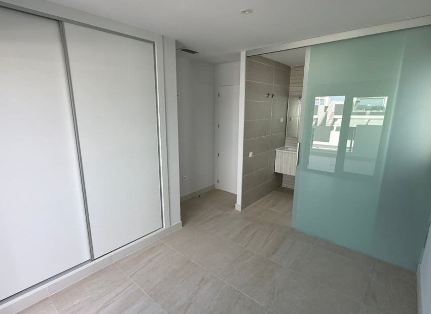 2 Zimmer Apartment zu verkaufen in Torrevieja mit Pool - 305.000 € (Ref: 9275240)