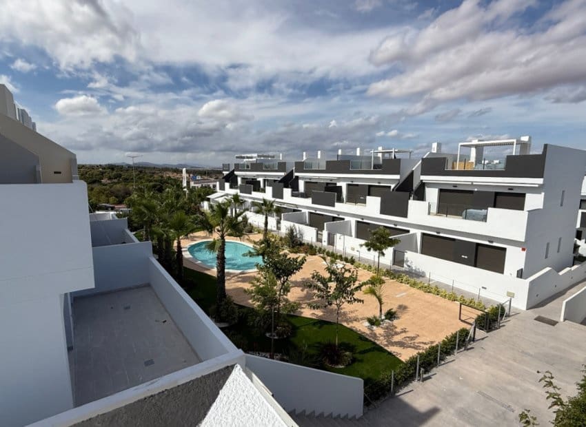 2 Zimmer Apartment zu verkaufen in Torrevieja mit Pool - 305.000 € (Ref: 9275240)