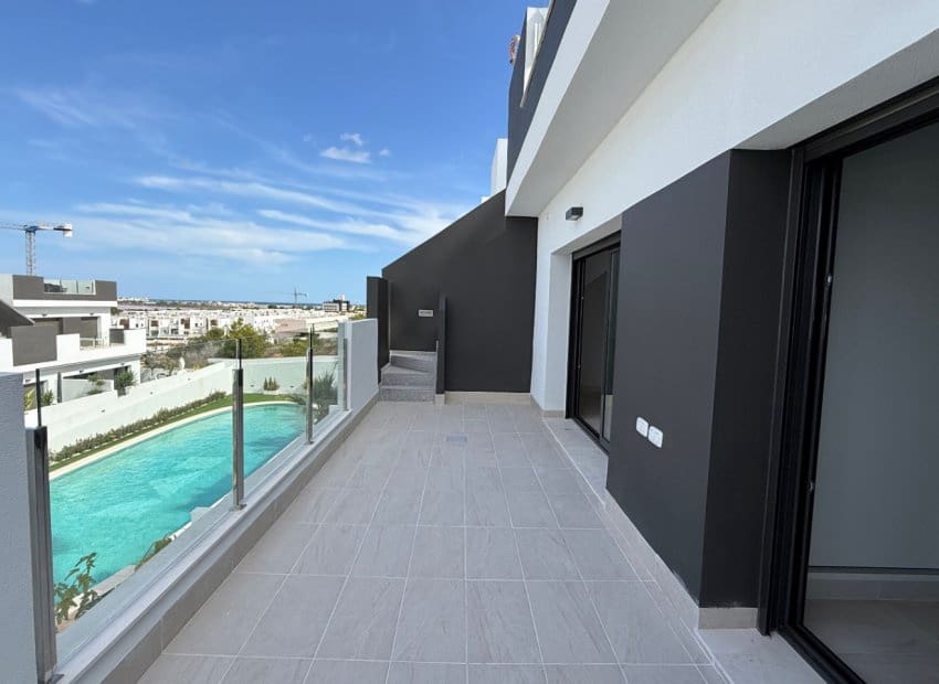 2 Zimmer Apartment zu verkaufen in Torrevieja mit Pool - 305.000 € (Ref: 9275240)