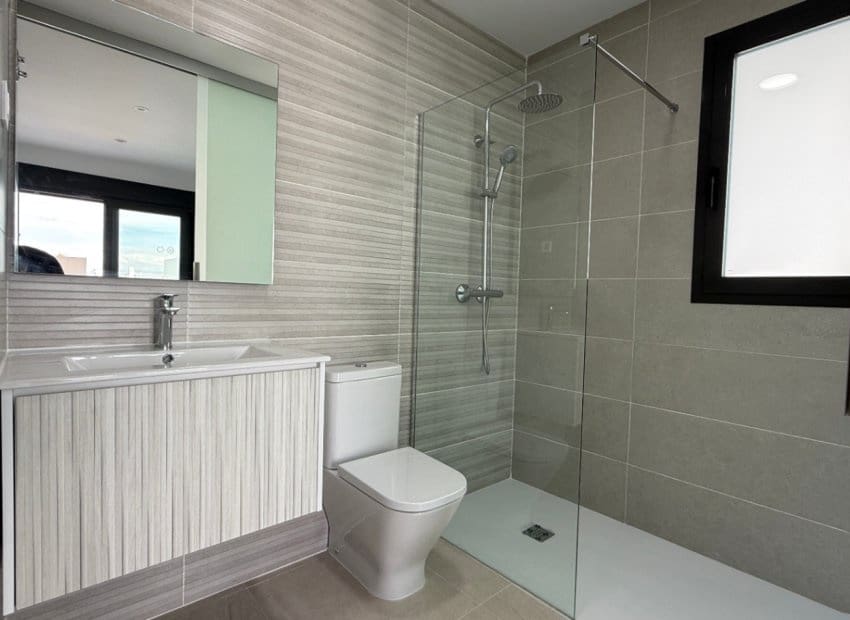 2 Zimmer Apartment zu verkaufen in Torrevieja mit Pool - 305.000 € (Ref: 9275240)