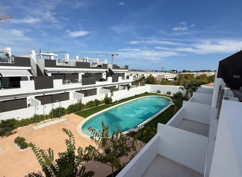 2 Zimmer Apartment zu verkaufen in Torrevieja mit Pool - 305.000 € (Ref: 9275240)