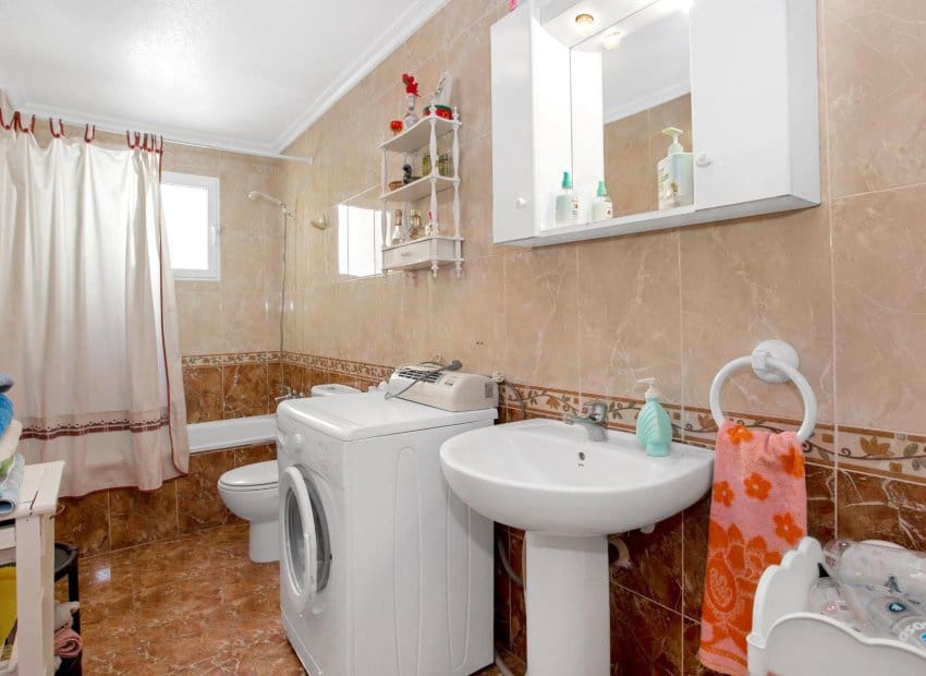 2 makuuhuone Huoneisto myytävänä paikassa Torrevieja - 127 900 € (Ref: 9275243)