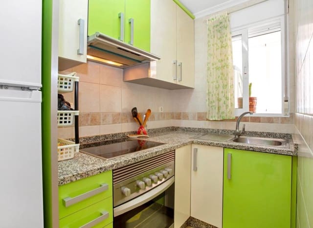 2 makuuhuone Huoneisto myytävänä paikassa Avenida Habaneras - Curva de Palangre, Torrevieja - 133 000 € (Ref: 9275243)