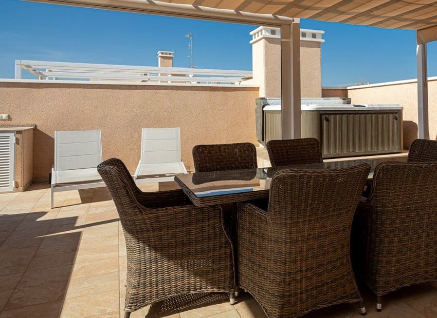 3 chambre Penthouse à vendre à Orihuela Costa avec piscine - 419 000 € (Ref: 9275244)