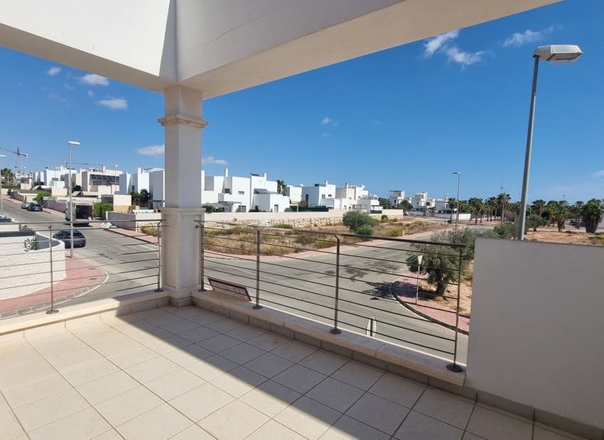 Casa de 3 habitaciones en Ciudad Quesada en venta con piscina - 340.000 € (Ref: 9282448)