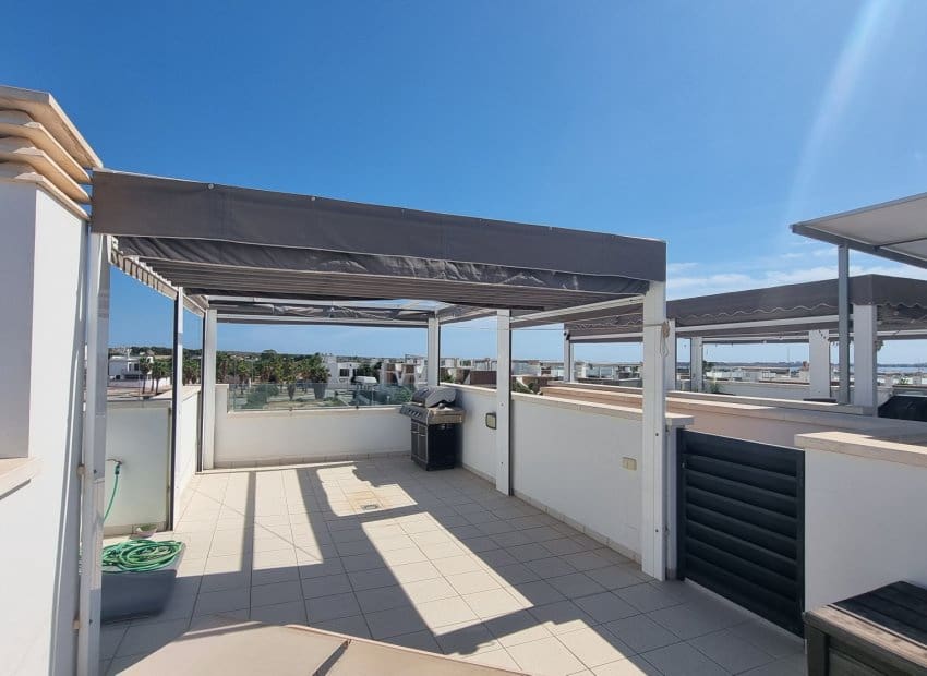 Casa de 3 habitaciones en Ciudad Quesada en venta con piscina - 340.000 € (Ref: 9282448)