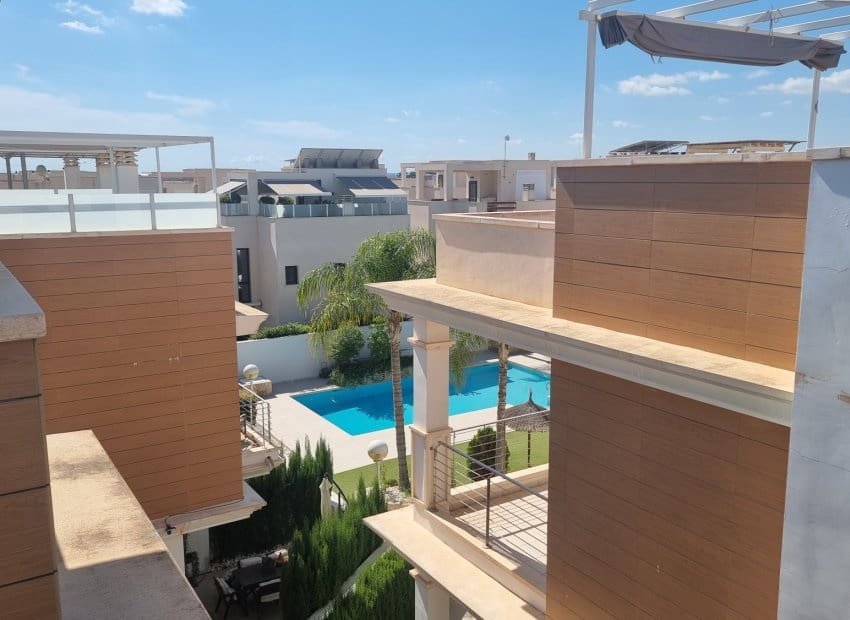 Casa de 3 habitaciones en Ciudad Quesada en venta con piscina - 340.000 € (Ref: 9282448)