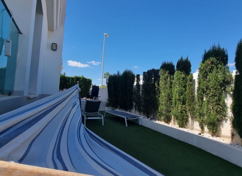 Casa de 3 habitaciones en Ciudad Quesada en venta con piscina - 340.000 € (Ref: 9282448)