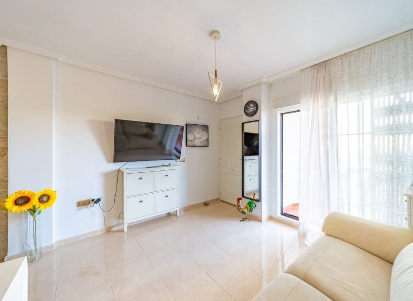 2 bedroom Bungalow for sale in Orihuela Costa with pool - € 159,000 (Ref: 9296108)