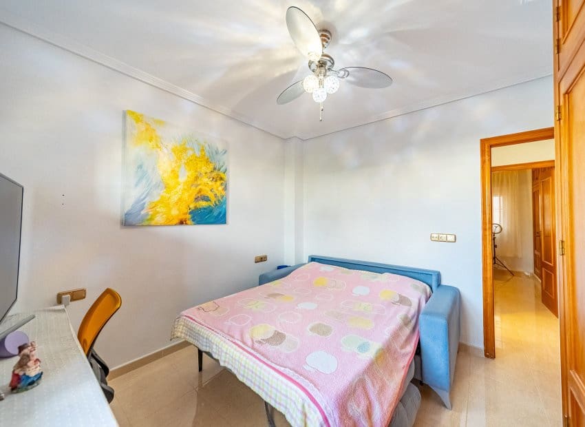 2 bedroom Bungalow for sale in Orihuela Costa with pool - € 159,000 (Ref: 9296108)